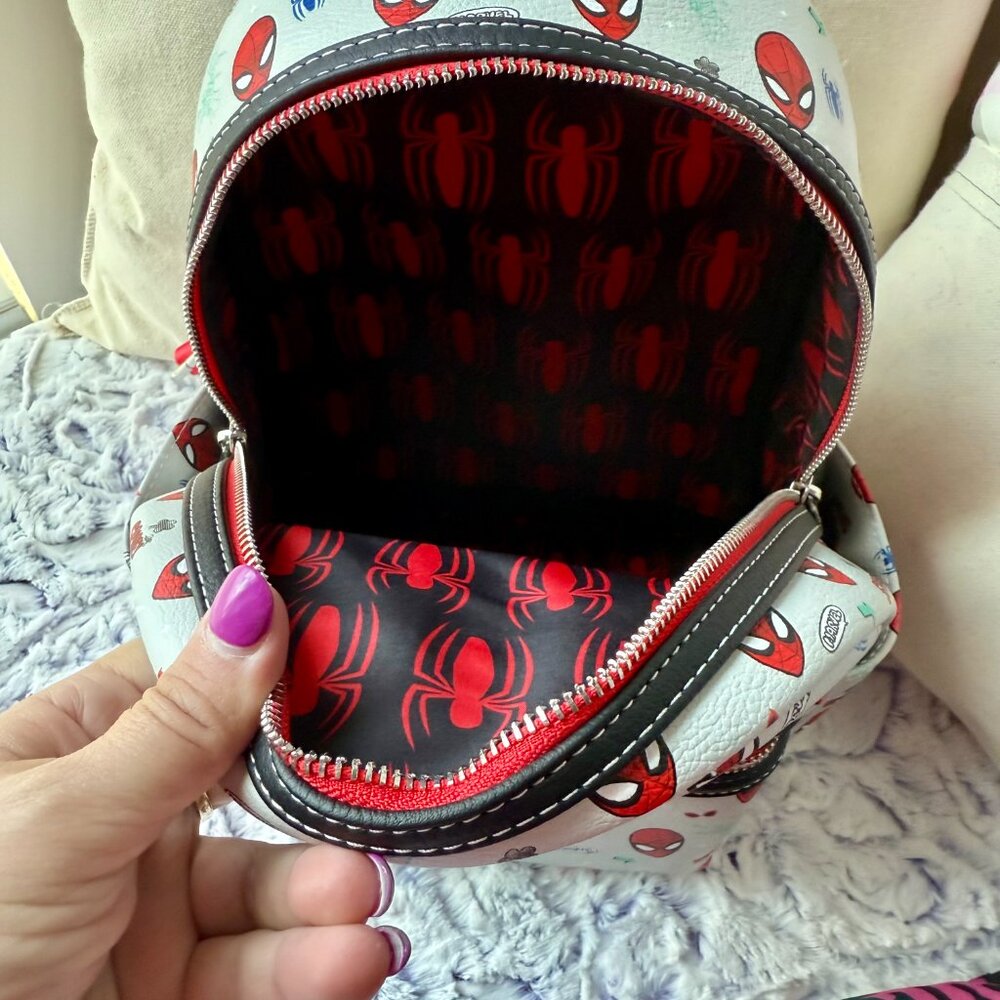 LOUNGEFLY - Marvel Spiderman Hardtag Mini Backpack - Picture 4 of 5